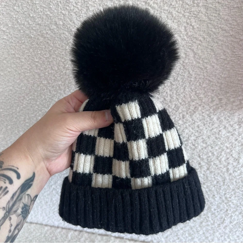Aziel & Luca Checkered Infant Black‎ & White Beanie Hat Pom Pom Size 0-2 Years